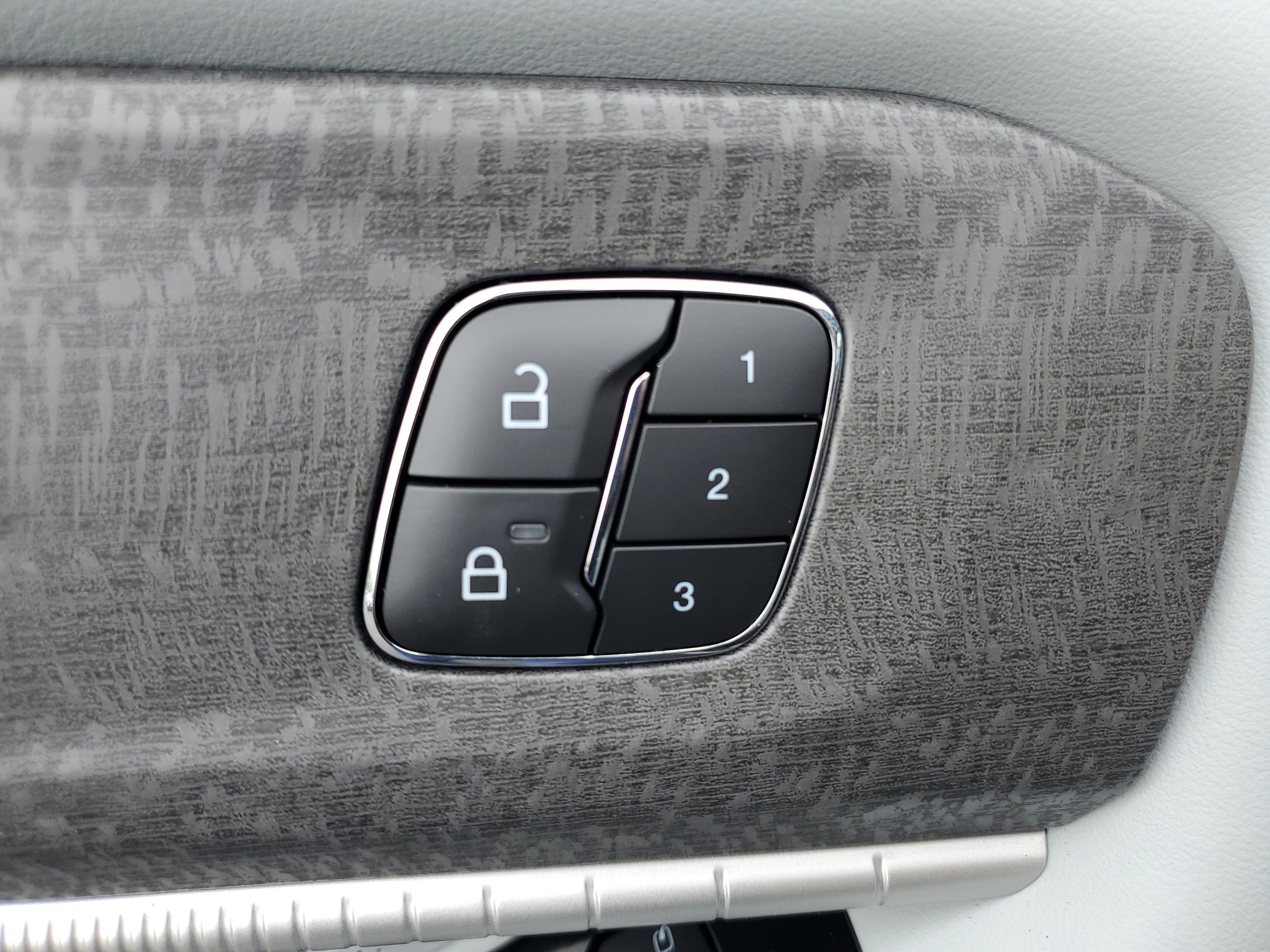 2026 Ford Explorer Platinum - Photo 8
