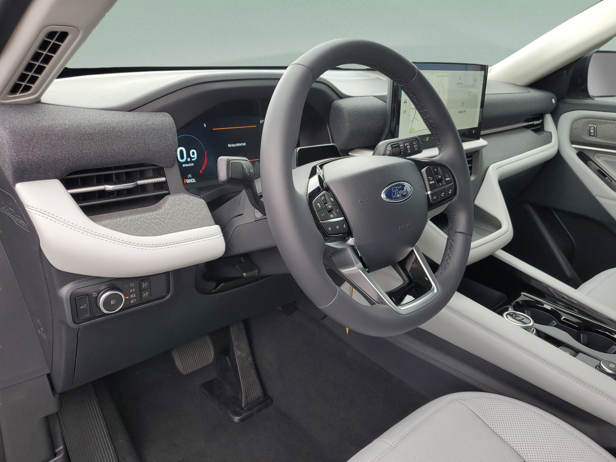 2026 Ford Explorer Platinum - Photo 23