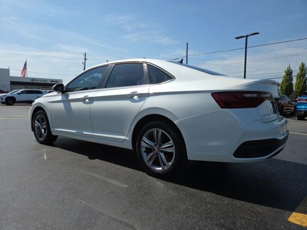 Used 2022 Volkswagen Jetta 1.5T SE Sedan