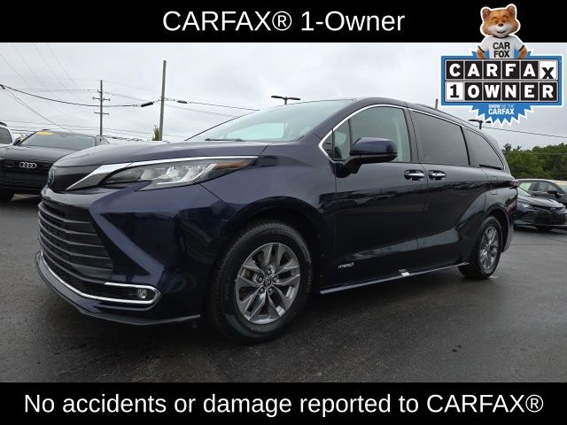 Used 2021 Toyota Sienna XLE Minivan/Van