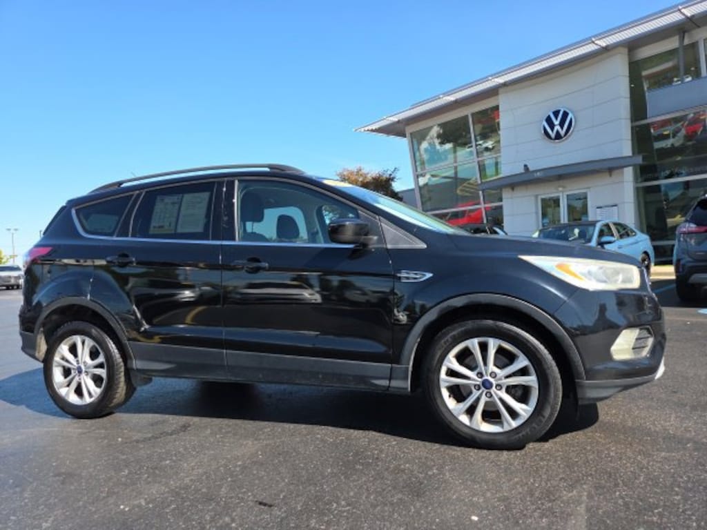 Used 2017 Ford Escape SE SUV