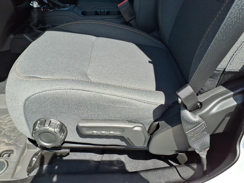 2025 Jeep Wrangler 4-Door Sahara - Photo 19