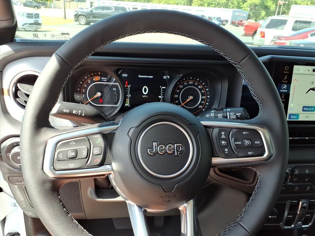2025 Jeep Wrangler 4-Door Sahara - Photo 23