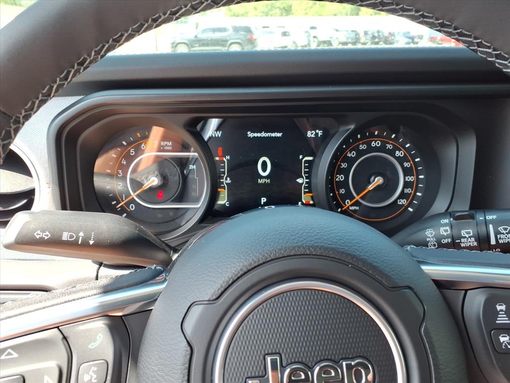 2025 Jeep Wrangler 4-Door Sahara - Photo 22