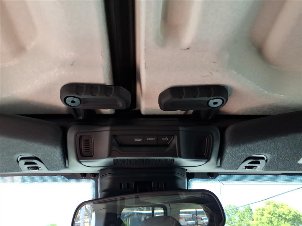 2025 Jeep Wrangler 4-Door Sahara - Photo 29