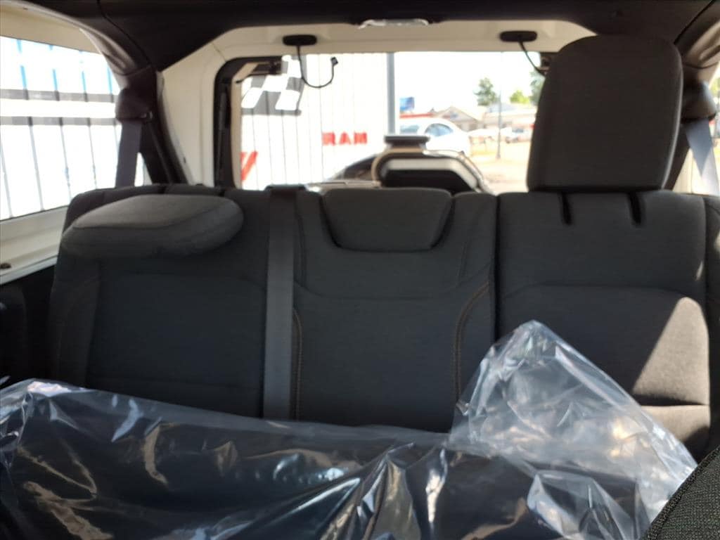 2025 Jeep Wrangler 4-Door Sahara - Photo 30