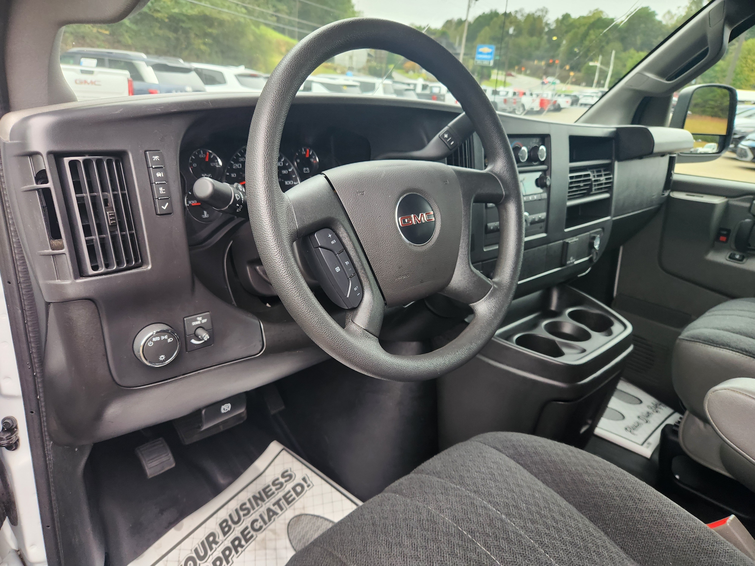 2025 GMC Savana Cargo Work Van - Photo 20