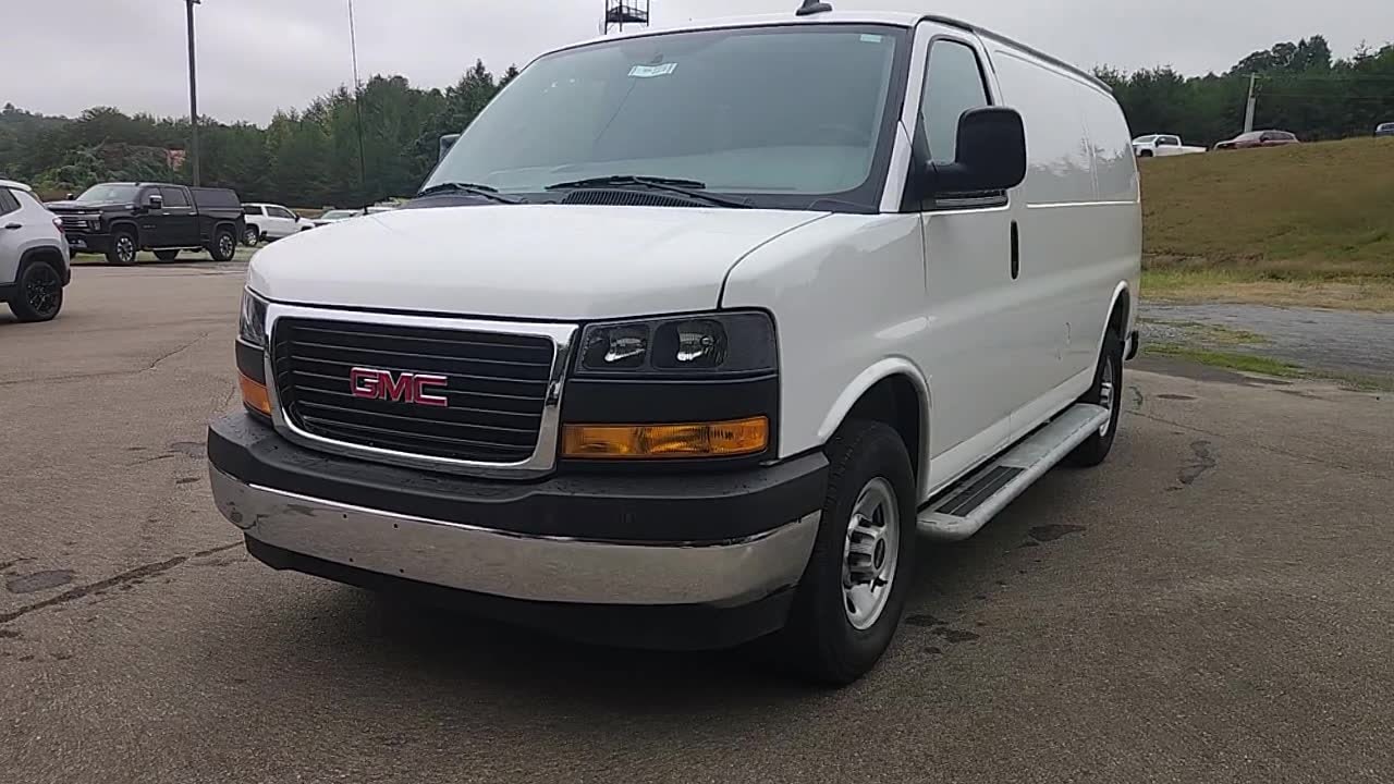 2025 GMC Savana Cargo Work Van - Photo 8