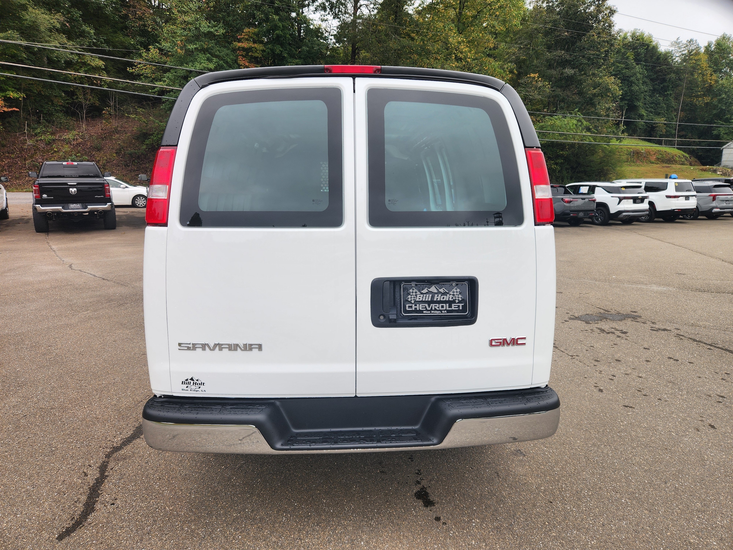 2025 GMC Savana Cargo Work Van - Photo 13