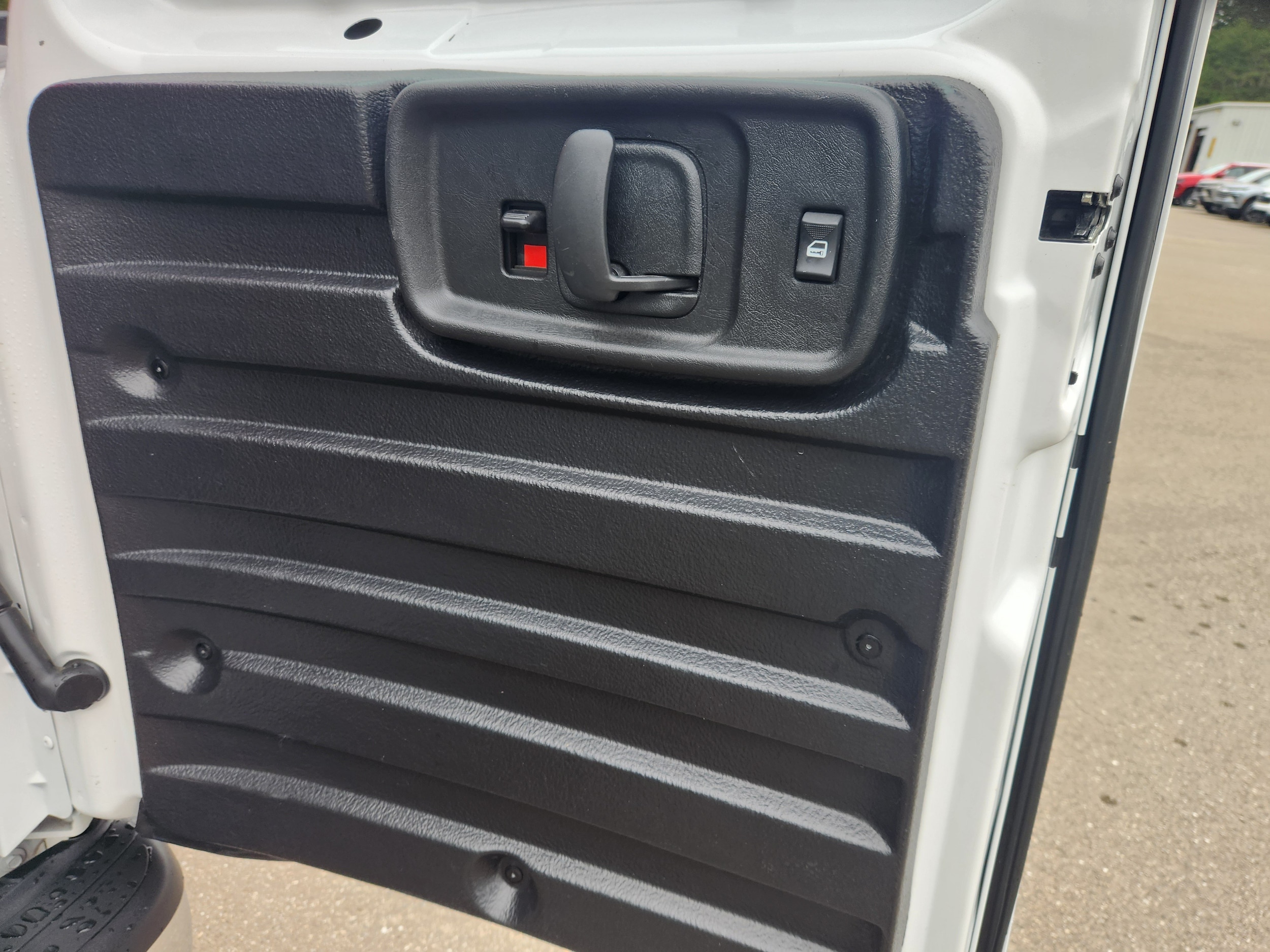 2025 GMC Savana Cargo Work Van - Photo 38