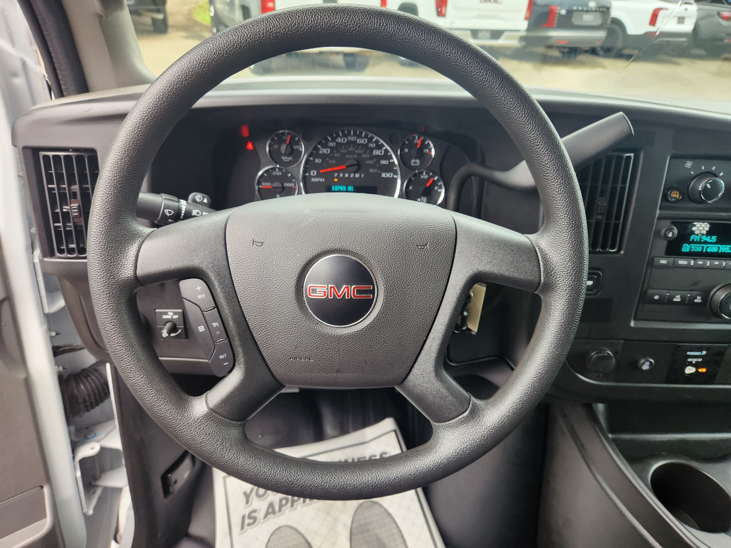 2025 GMC Savana Cargo Work Van - Photo 23