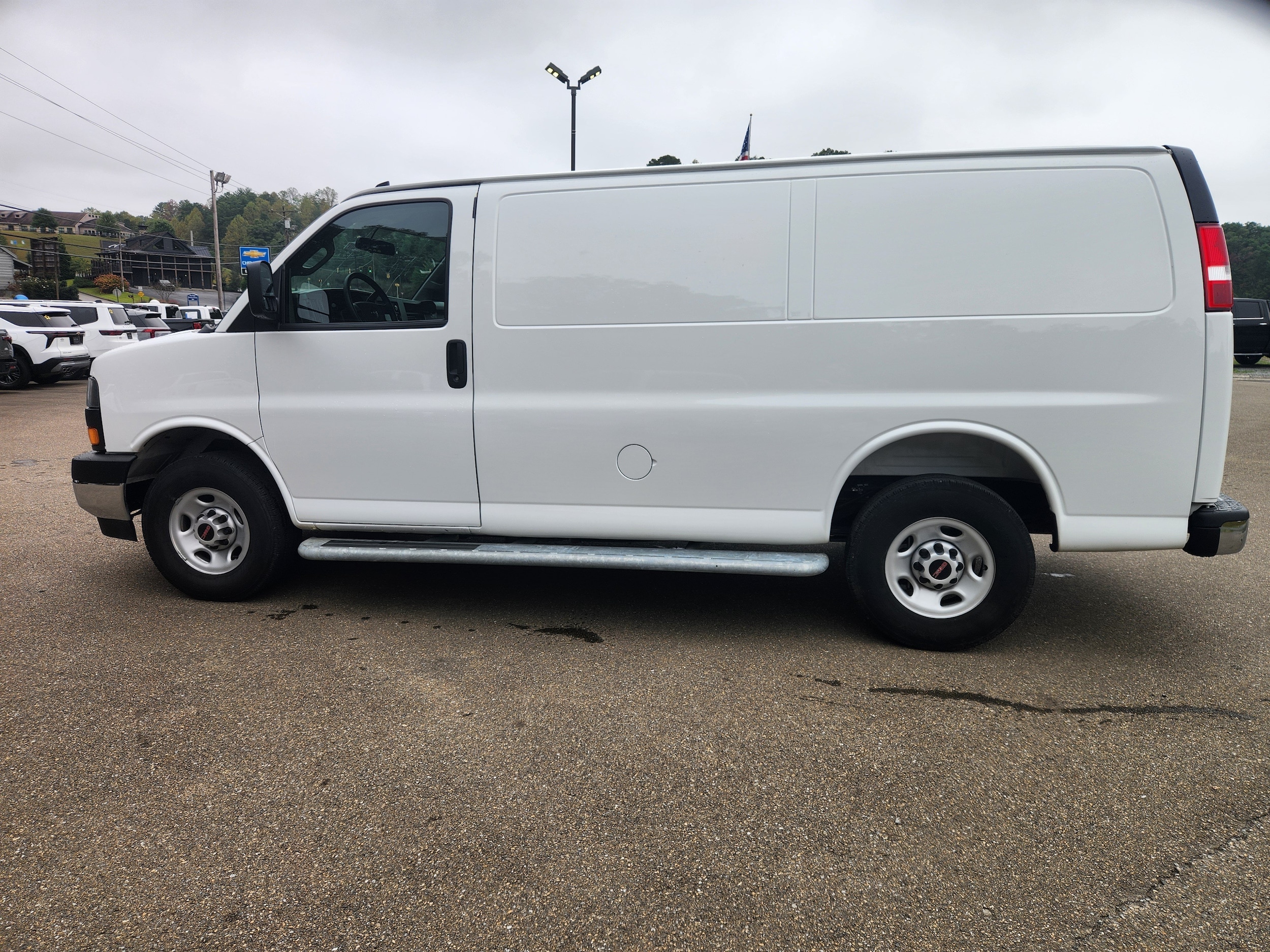 2025 GMC Savana Cargo Work Van - Photo 12