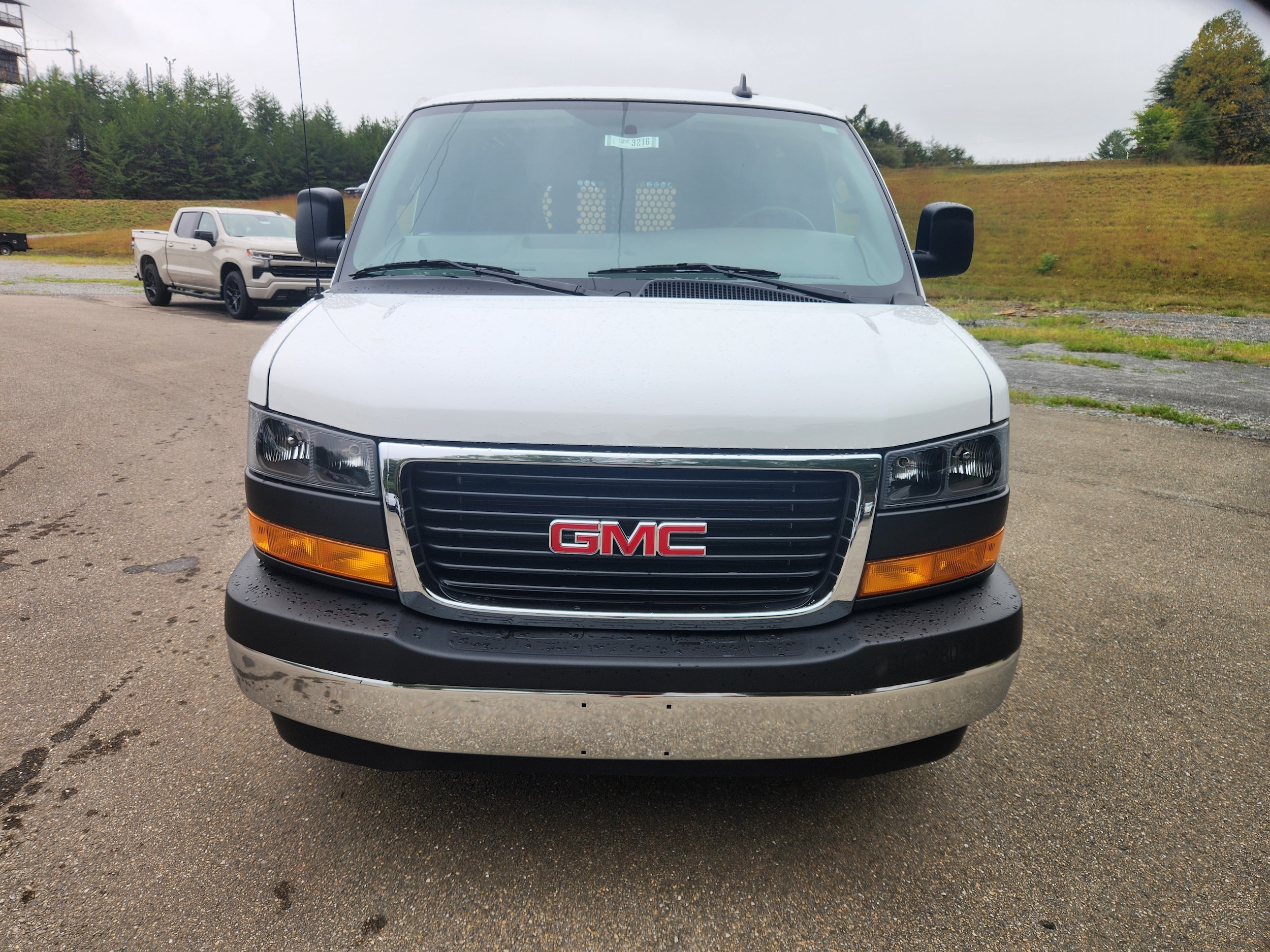 2025 GMC Savana Cargo Work Van - Photo 11