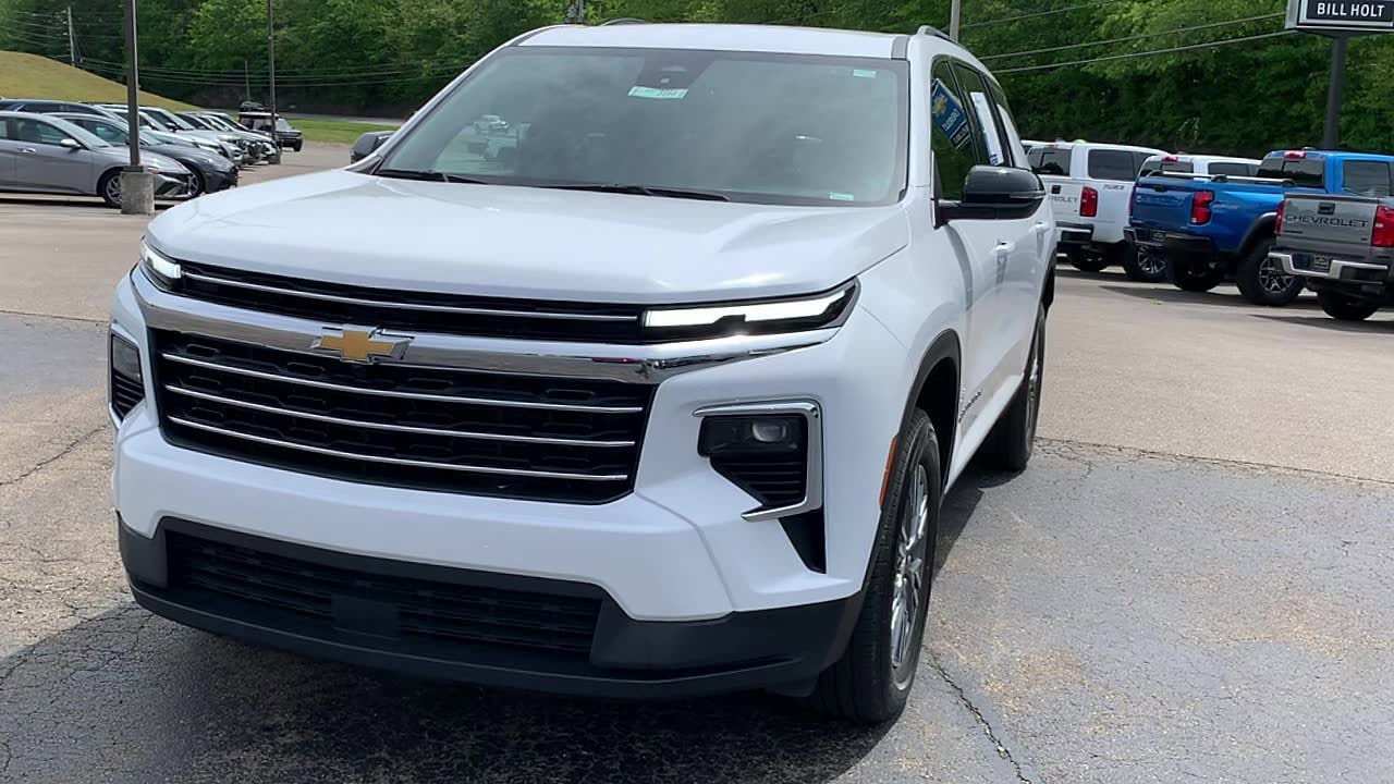2025 Chevrolet Traverse LT