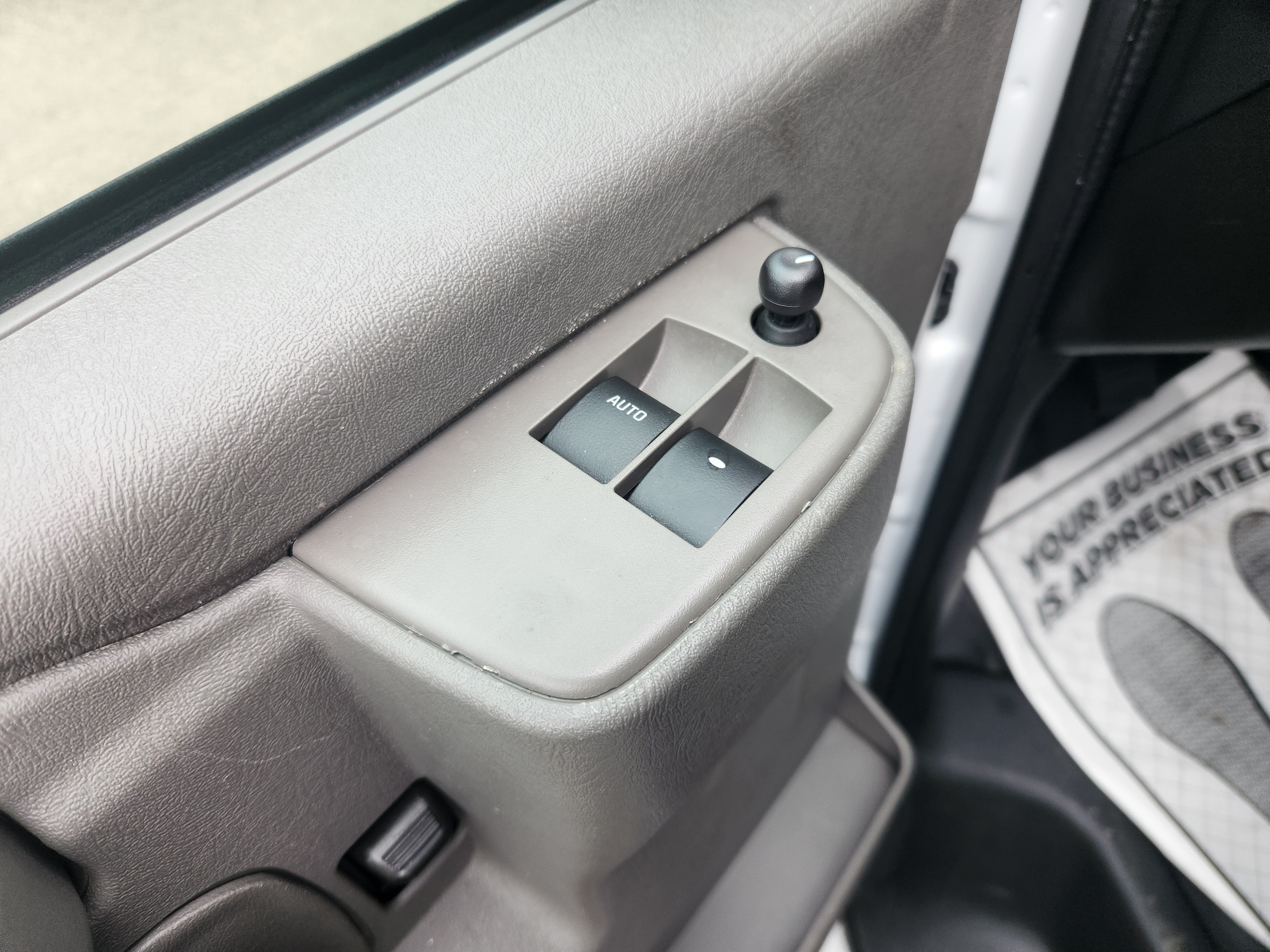 2025 GMC Savana Cargo Work Van - Photo 17
