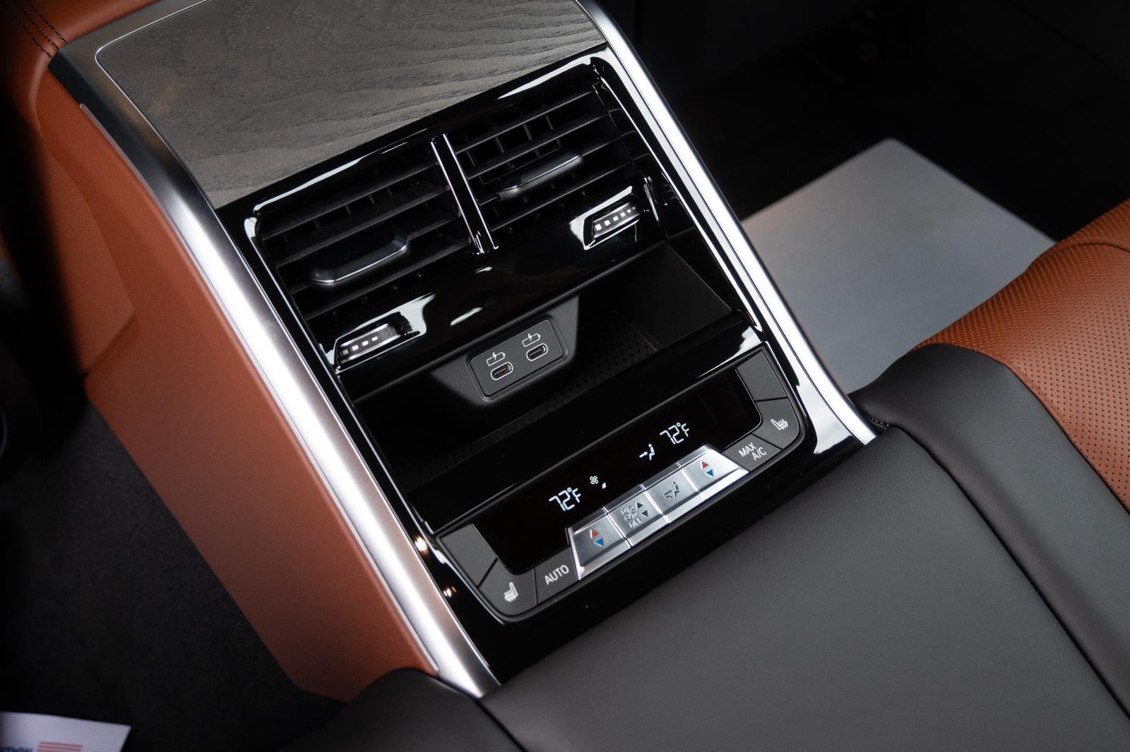 2026 BMW 8 Series 840i - Photo 22