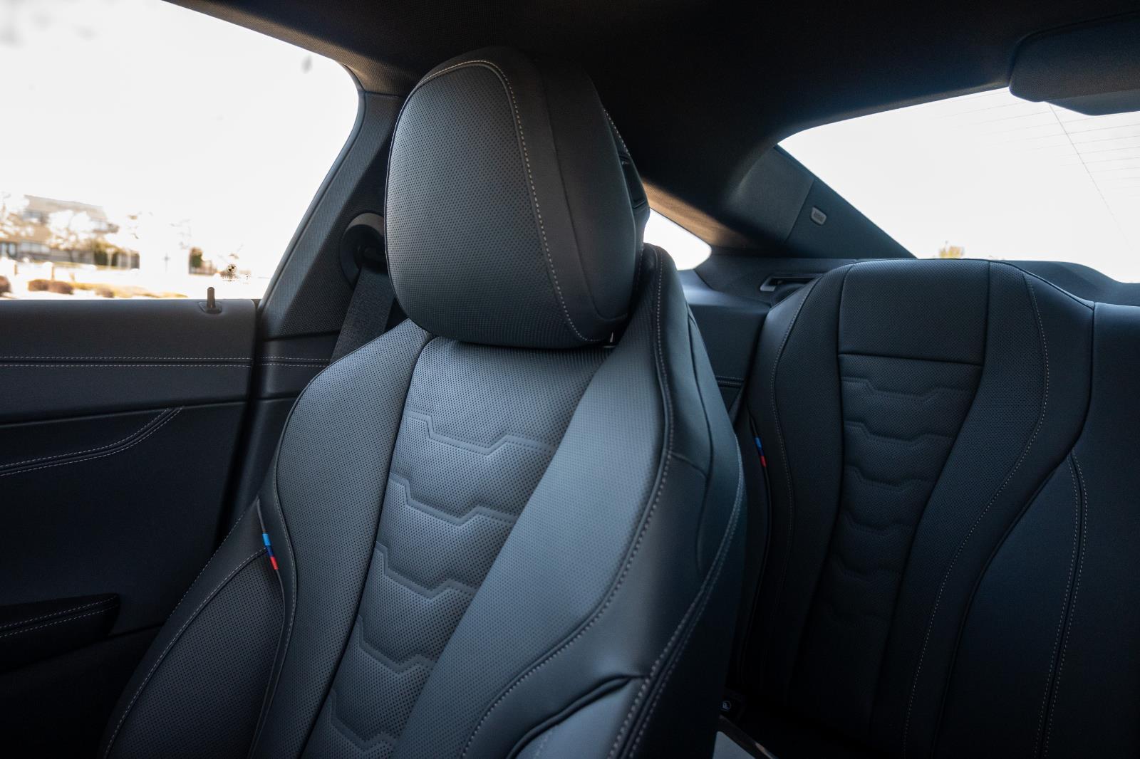 2026 BMW 8 Series M850i - Photo 24