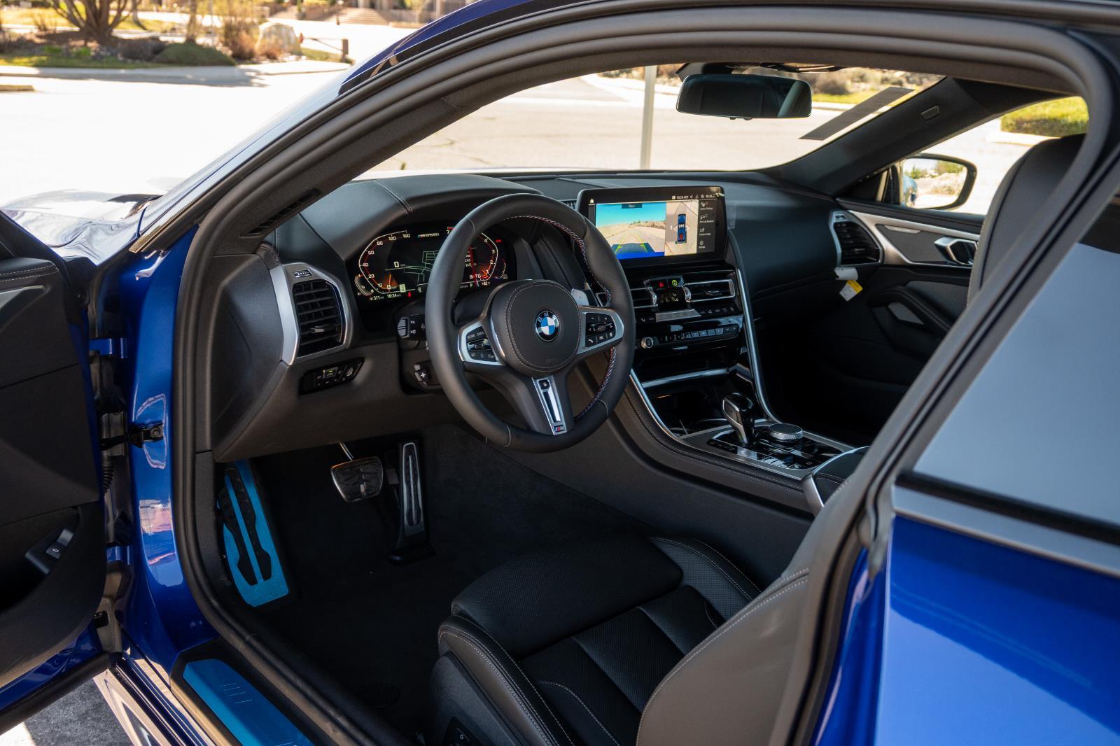 2026 BMW 8 Series M850i - Photo 9