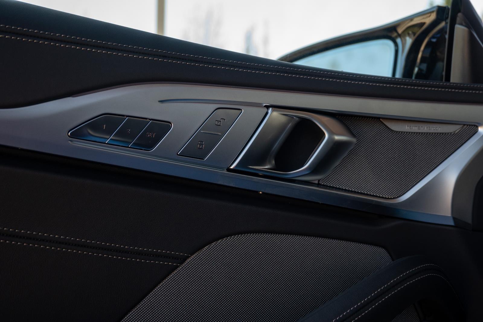 2026 BMW 8 Series M850i - Photo 10