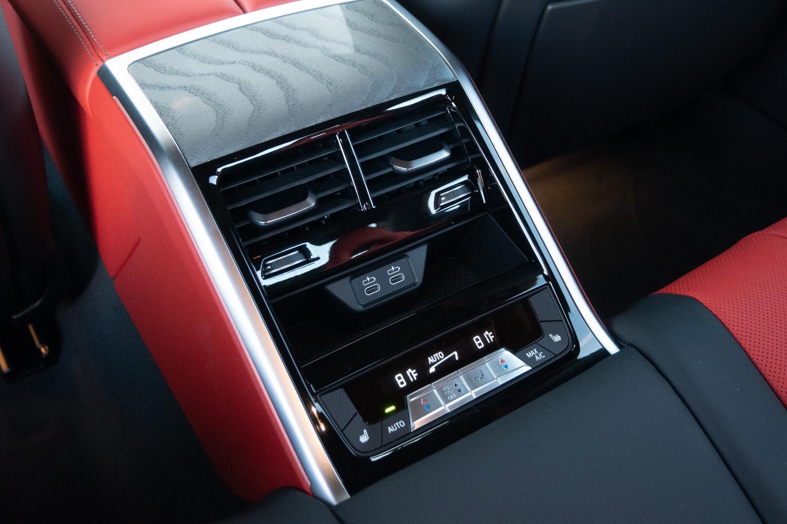 2026 BMW 8 Series 840i - Photo 18