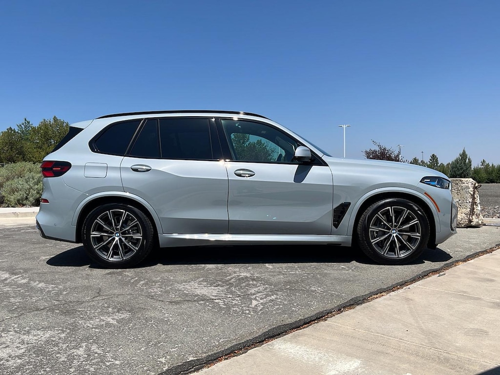 New 2026 BMW X5 xDrive50e Sports Activity Vehicle