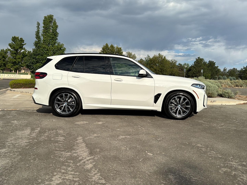New 2026 BMW X5 xDrive50e Sports Activity Vehicle