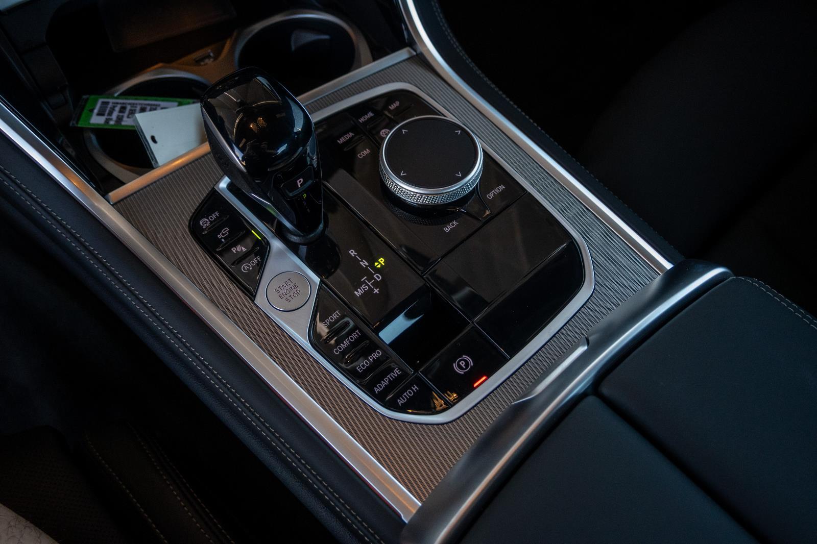 2026 BMW 8 Series M850i - Photo 14