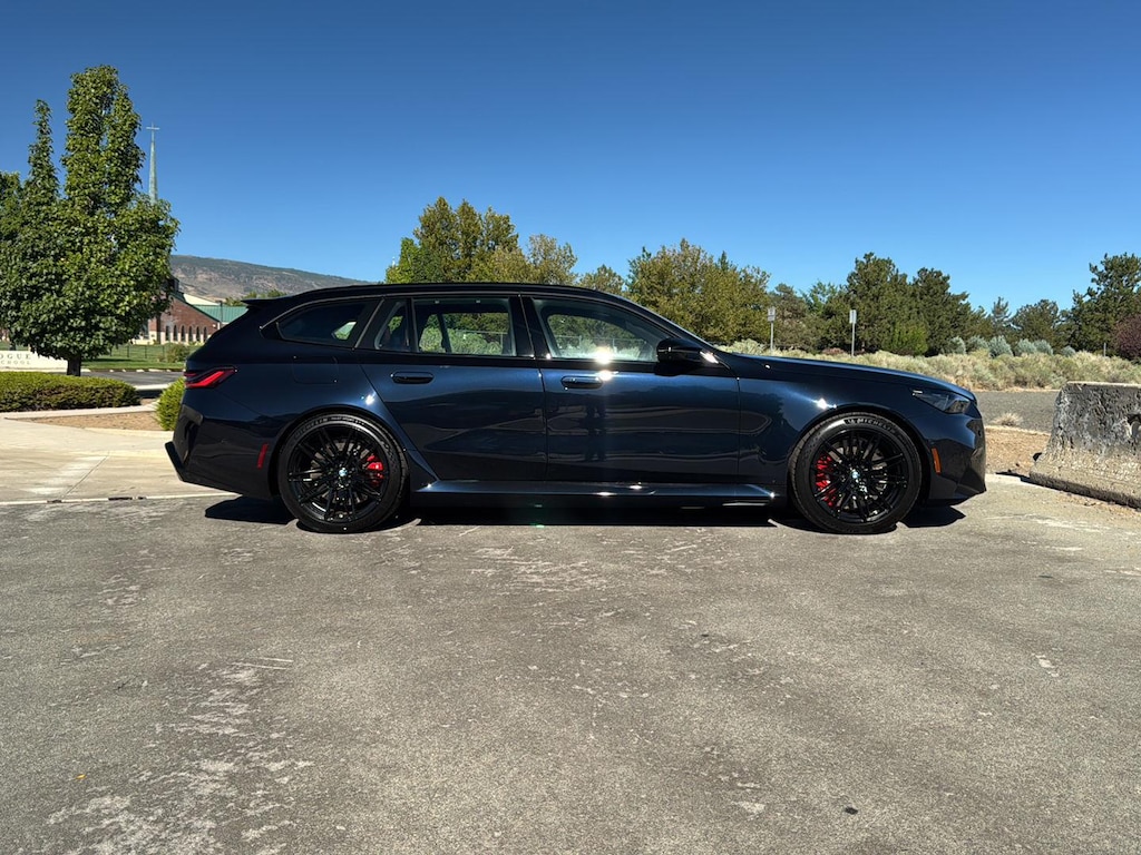 New 2027 BMW M5 Touring Touring