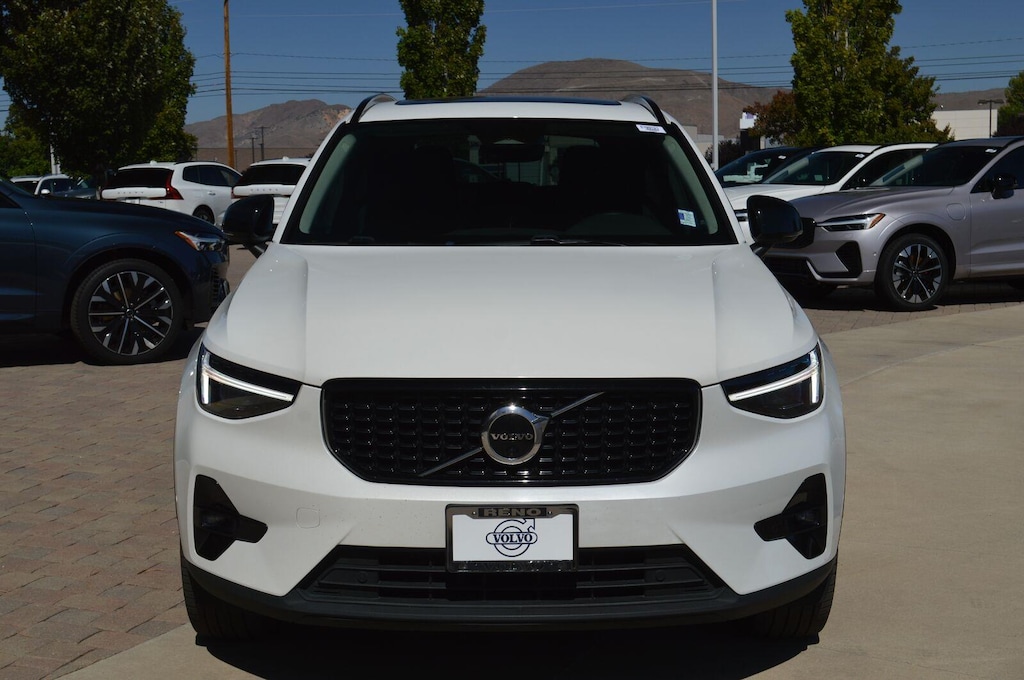 Certified 2023 Volvo XC40 Ultimate Dark Theme SUV
