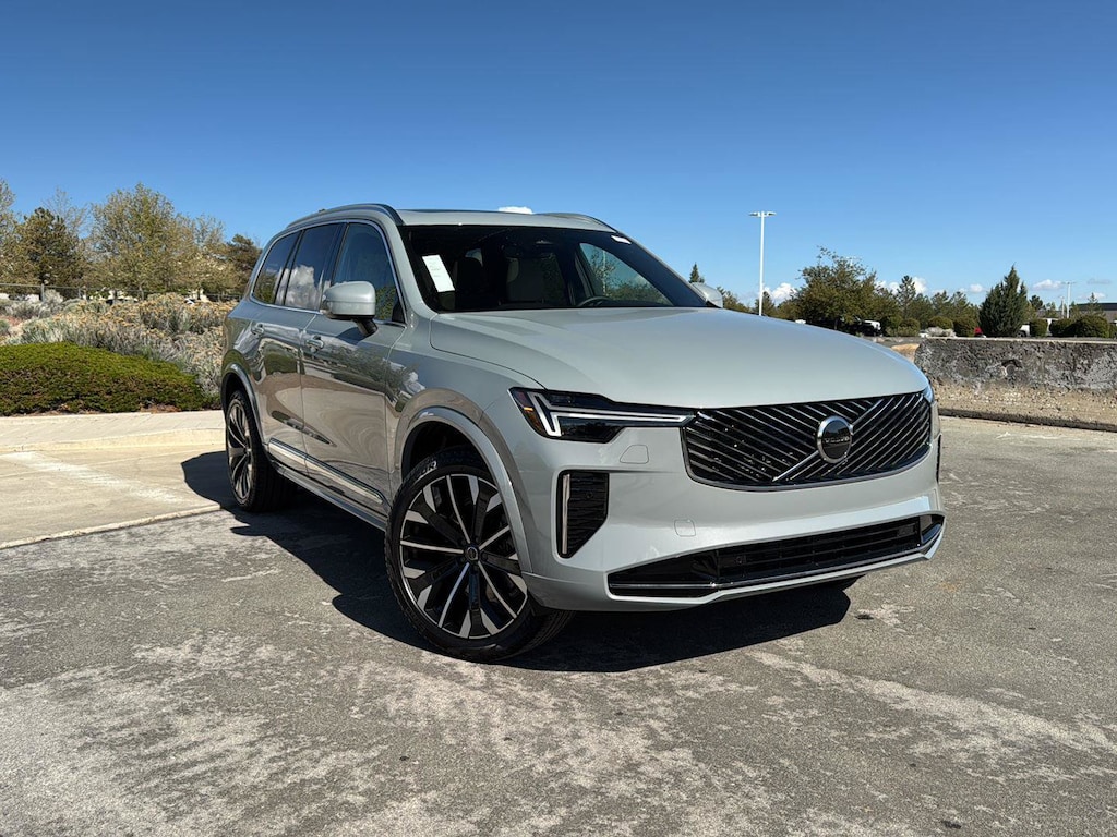 New 2026 Volvo XC90 B5 Core SUV
