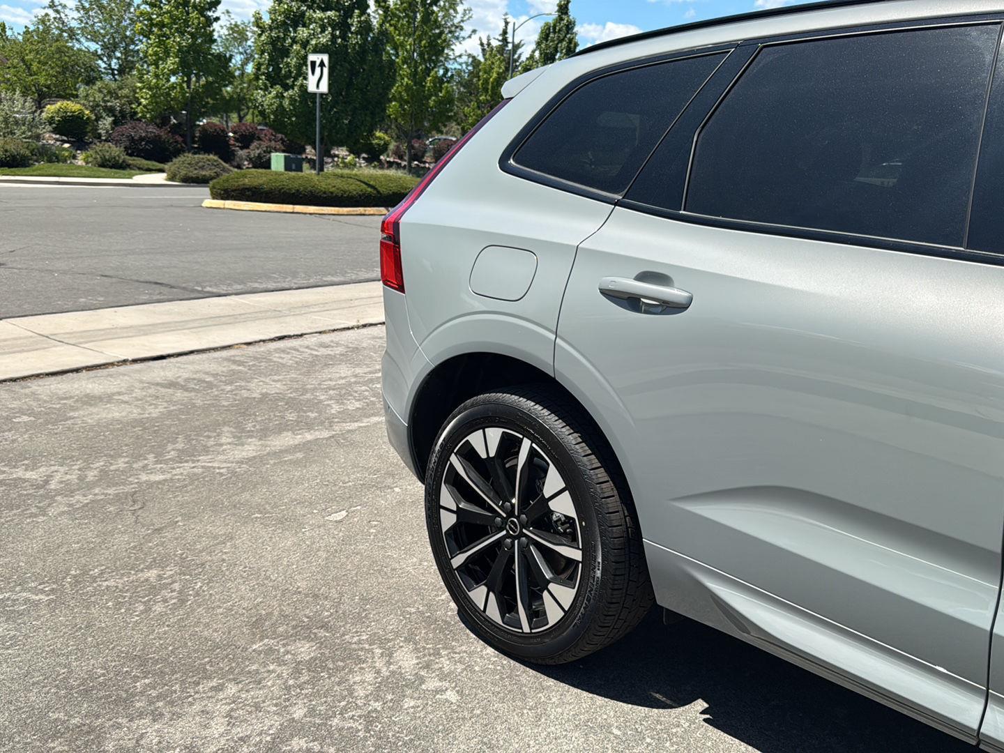 2026 Volvo XC60 Plus - Photo 19