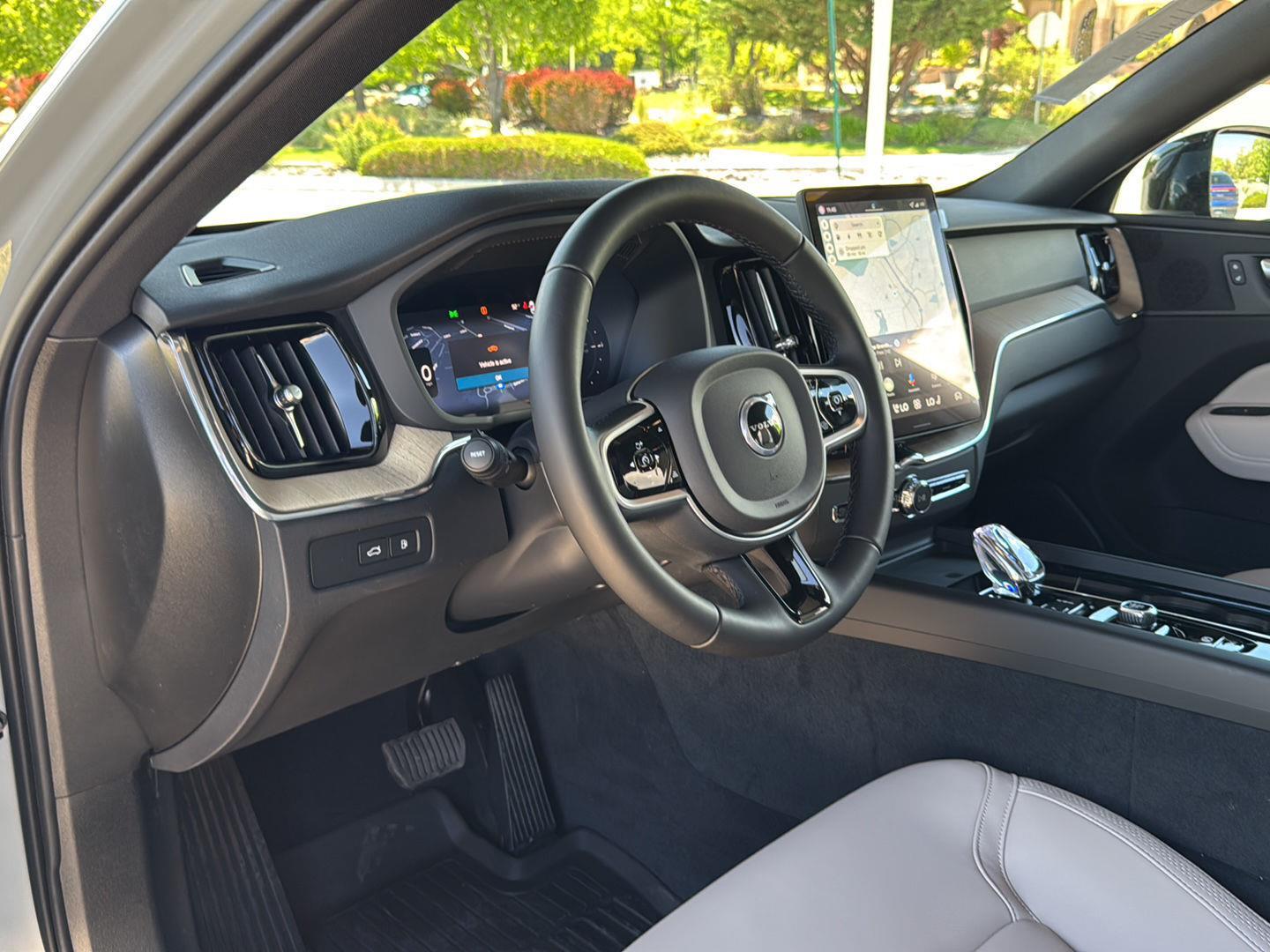 2026 Volvo XC60 Plus - Photo 27