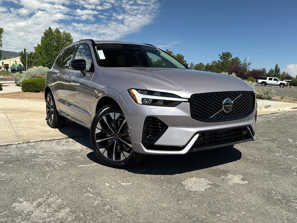 New 2026 Volvo XC60 plug-in hybrid T8 Plus SUV