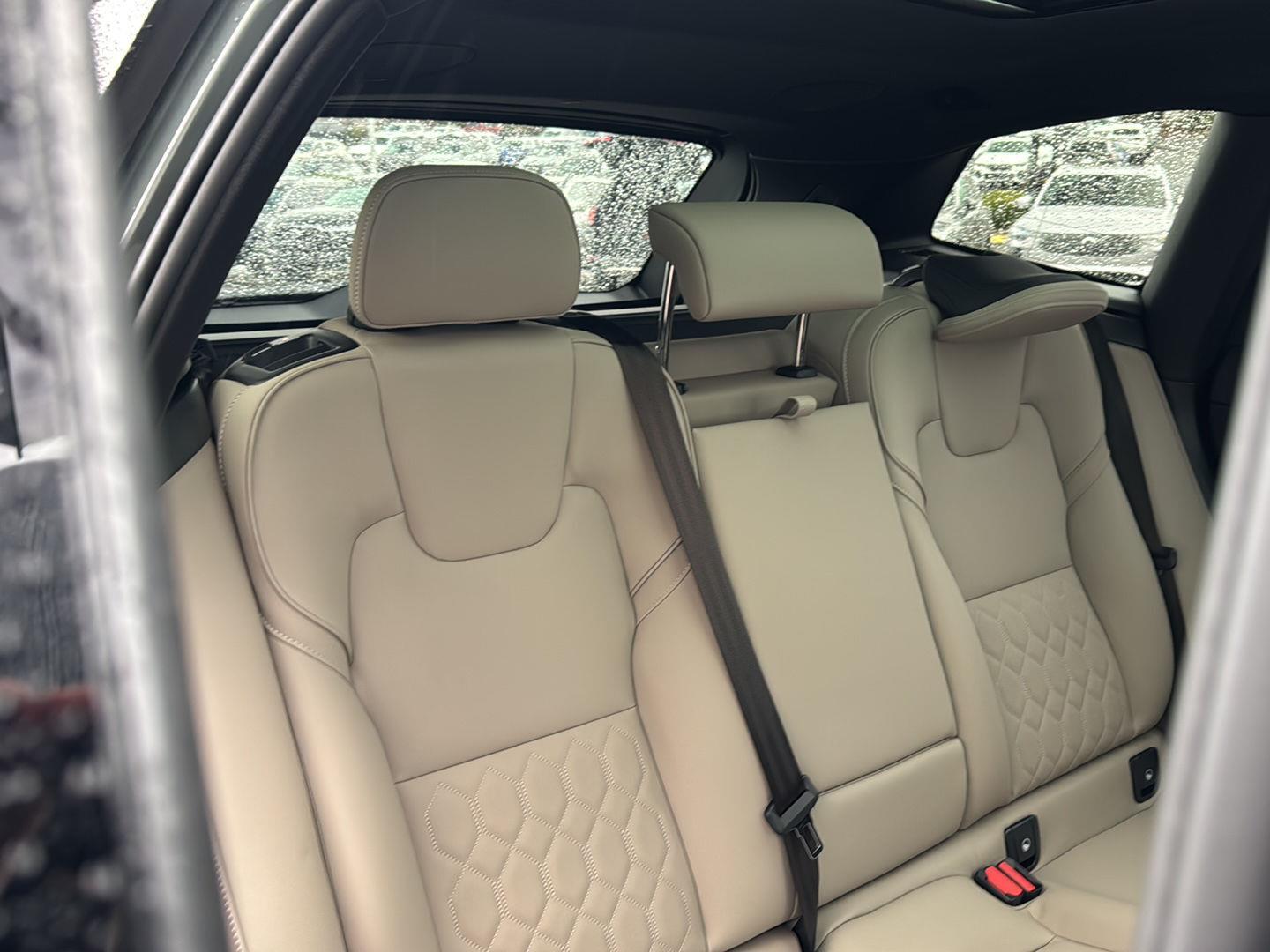 2026 Volvo XC60 Plus - Photo 26