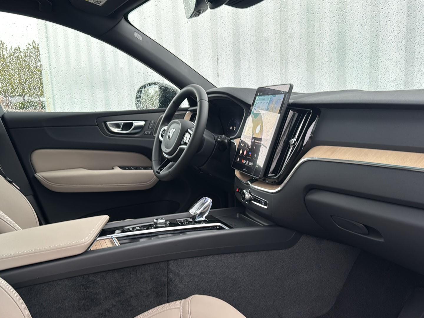2026 Volvo XC60 Plus - Photo 28