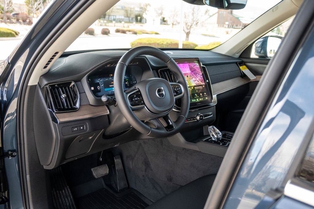 New 2026 Volvo XC90 plug-in hybrid T8 Plus 7-Seater SUV