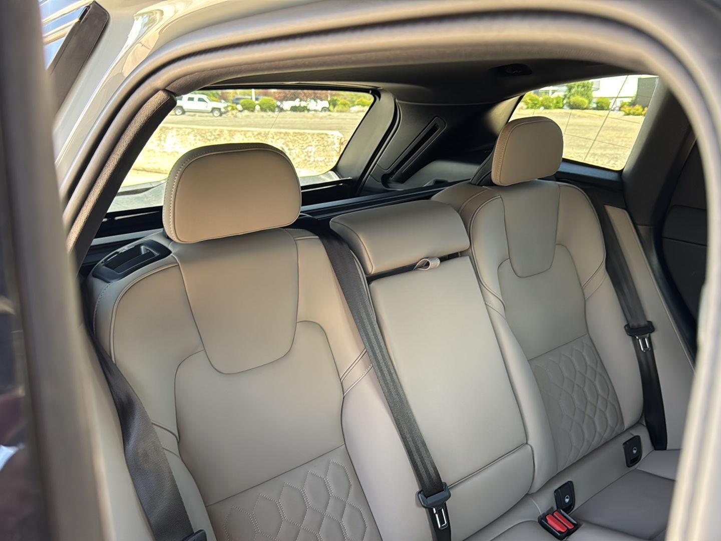 2026 Volvo XC60 Plus - Photo 14