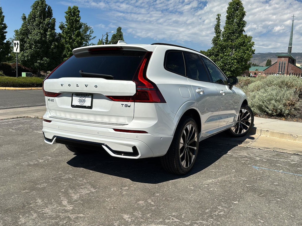 New 2026 Volvo XC60 plug-in hybrid T8 Plus SUV