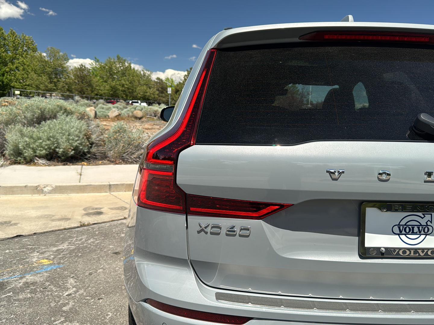 2026 Volvo XC60 Plus - Photo 17