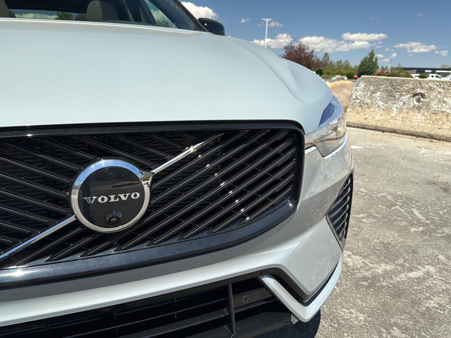 2026 Volvo XC60 Plus - Photo 23