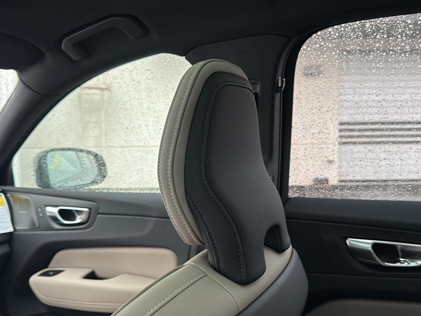 2026 Volvo XC60 Plus - Photo 25