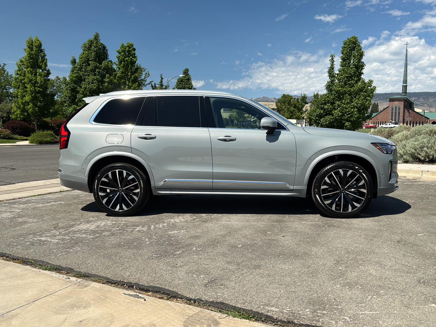 New 2026 Volvo XC90 B6 Plus 7-Seater SUV
