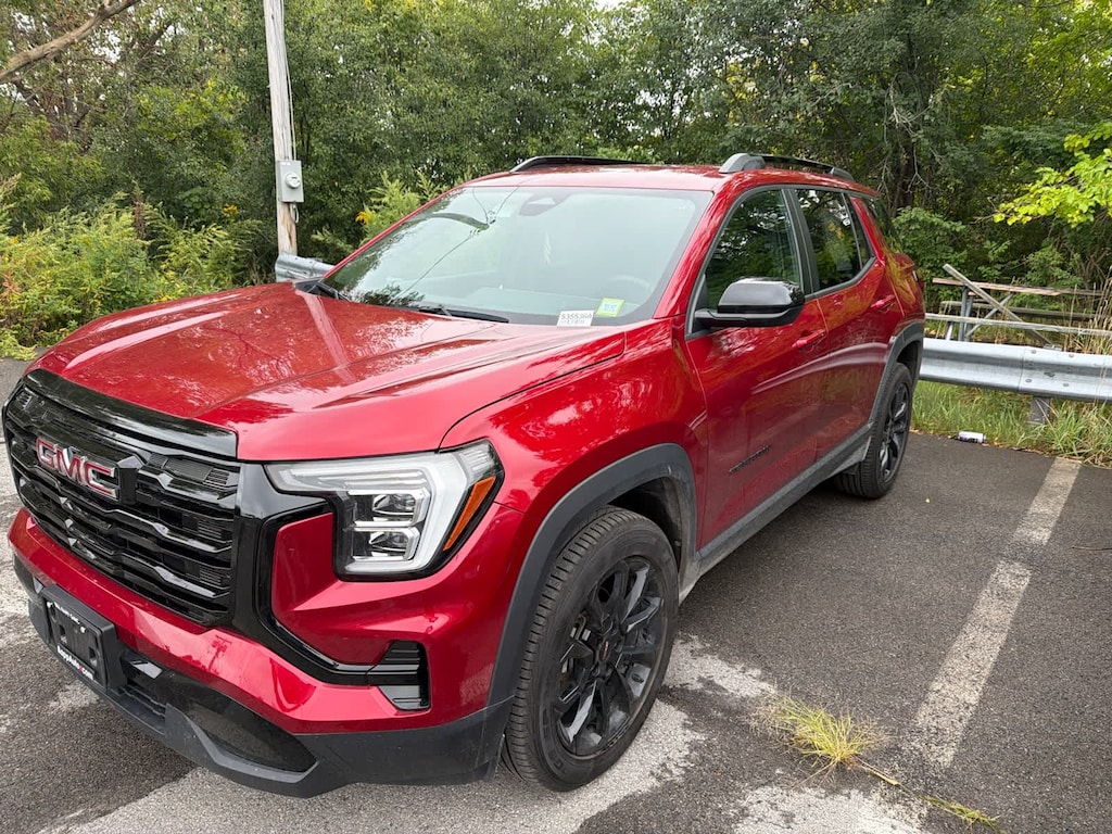 Used 2025 GMC Terrain AWD Elevation