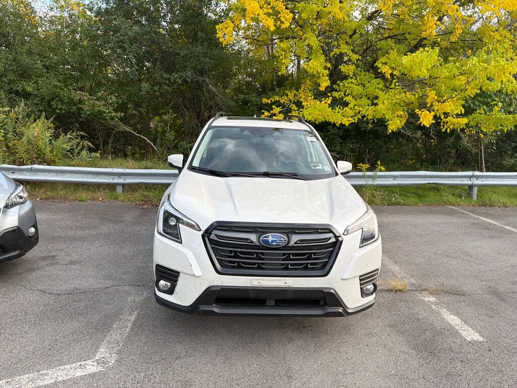 Used 2023 Subaru Forester Limited CVT