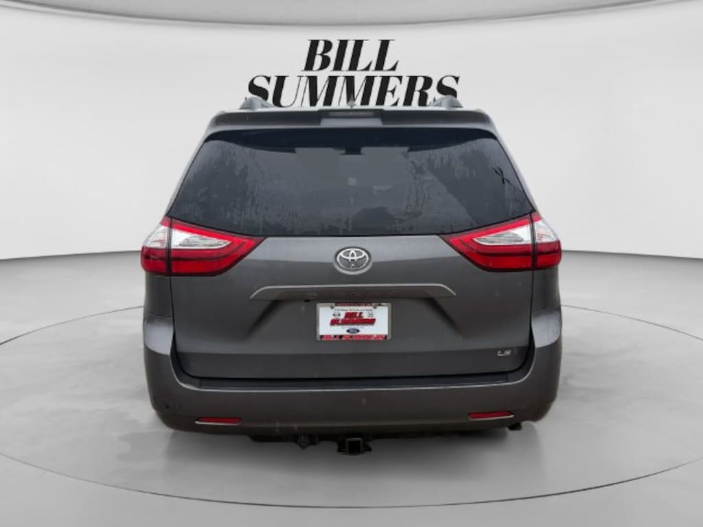 Used 2018 Toyota Sienna LE Minivan/Van