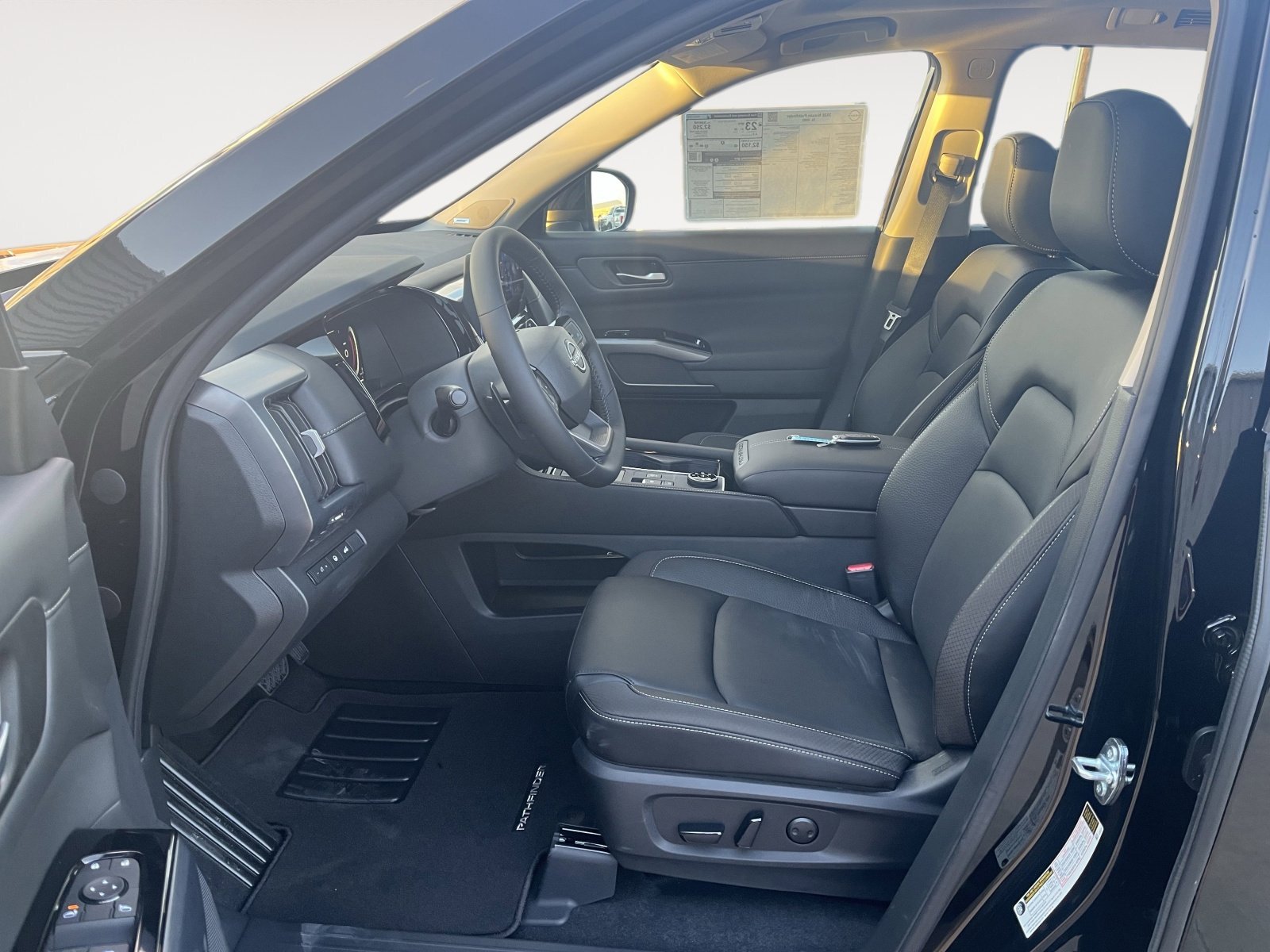 2026 Nissan Pathfinder SL - Photo 14