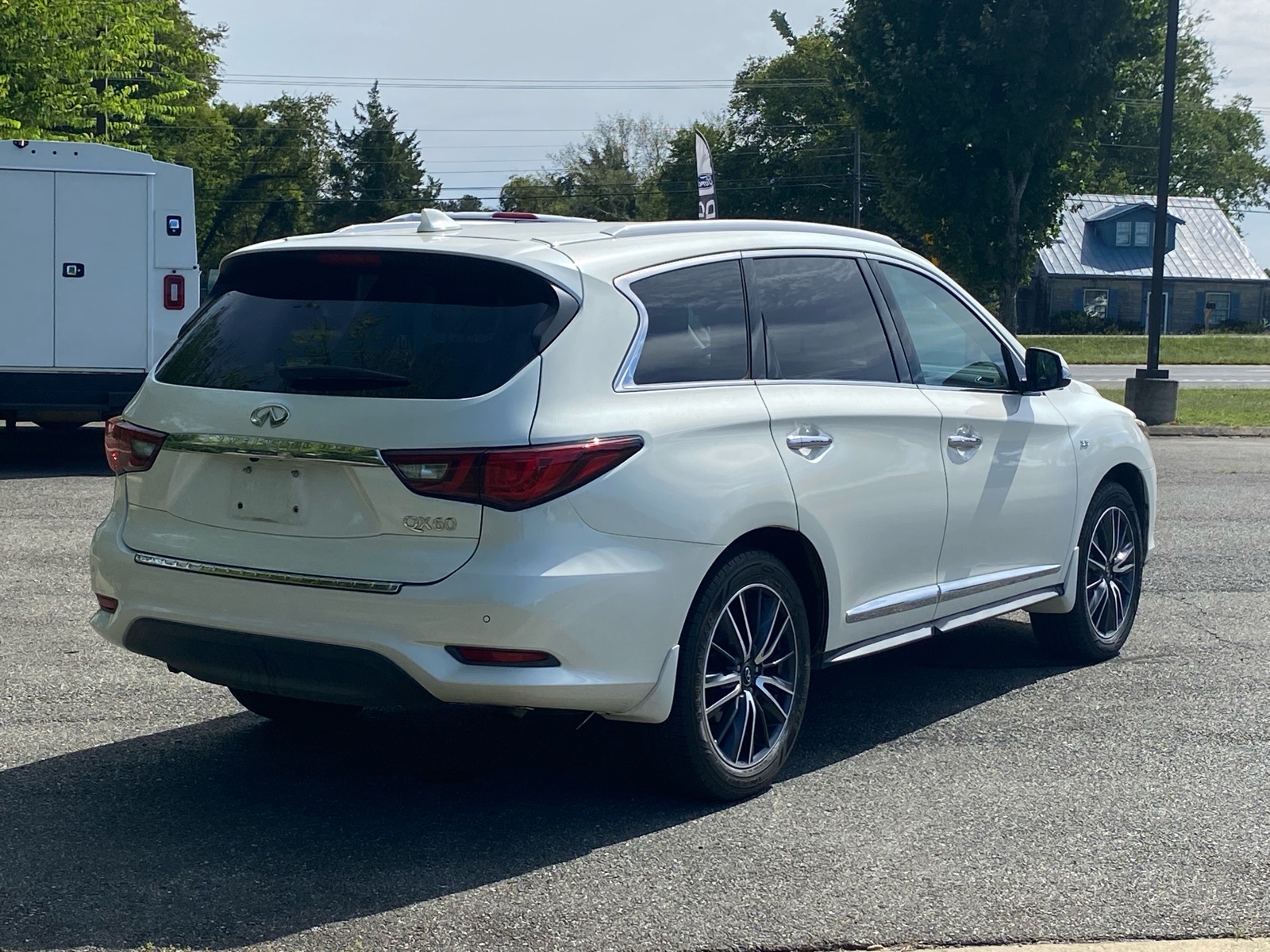 Used 2018 INFINITI QX60 4DR FWD SUV