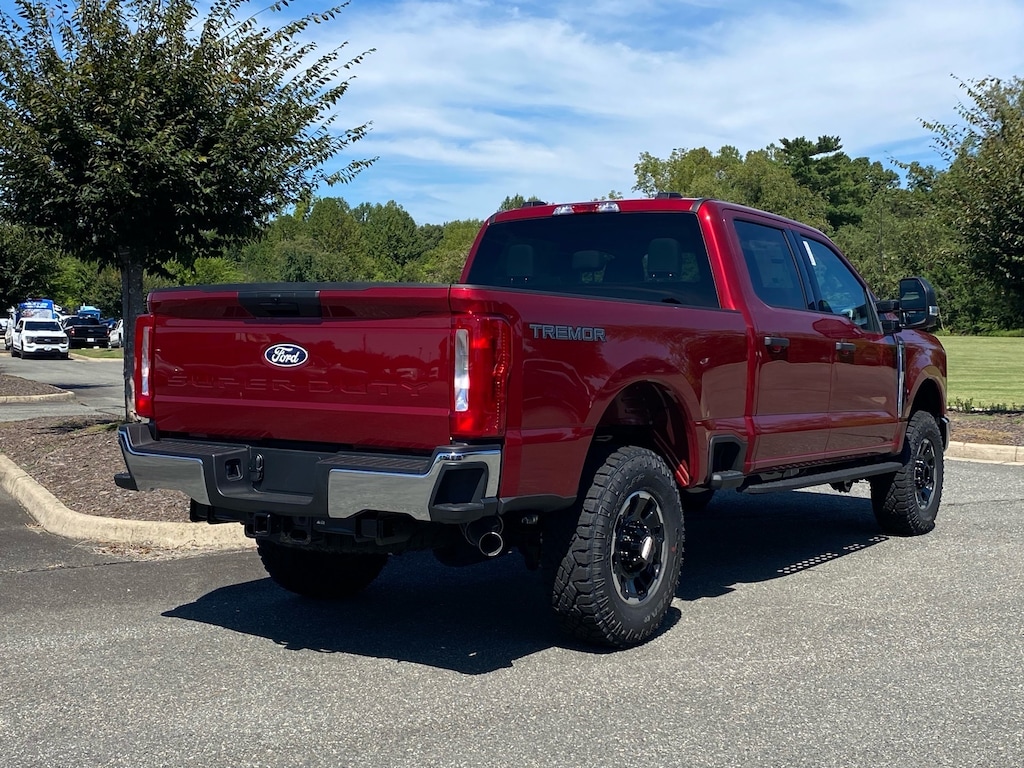 New 2027 Ford F-250SD XLT Truck Crew Cab