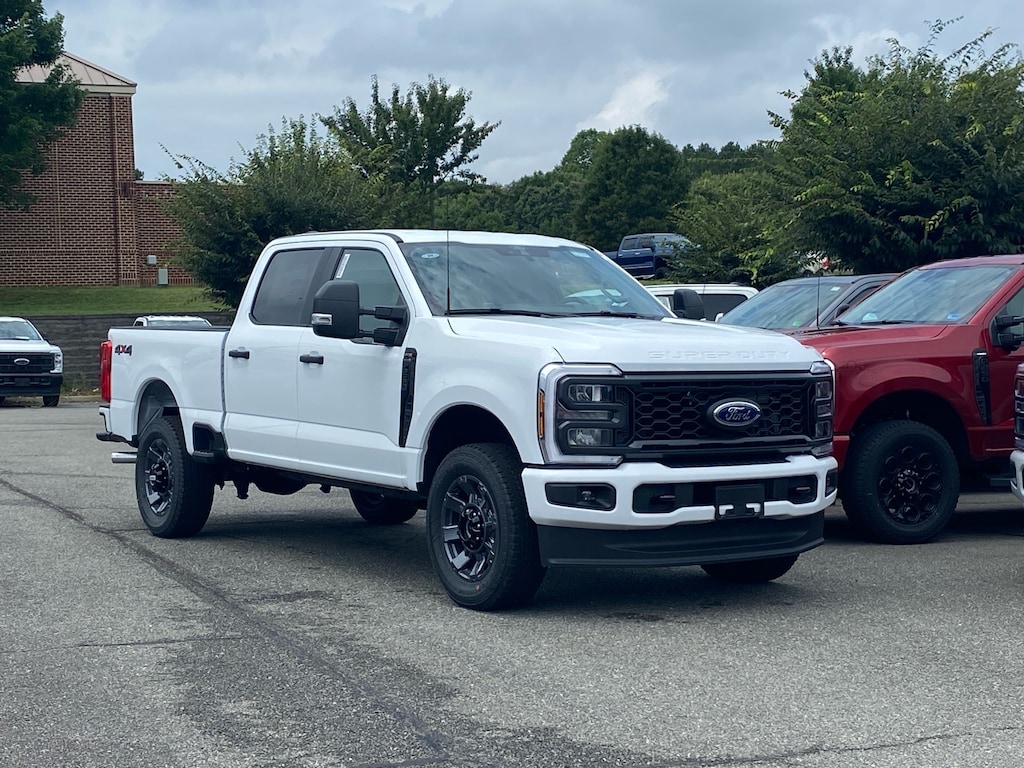 New 2026 Ford F-250SD XL Truck Crew Cab