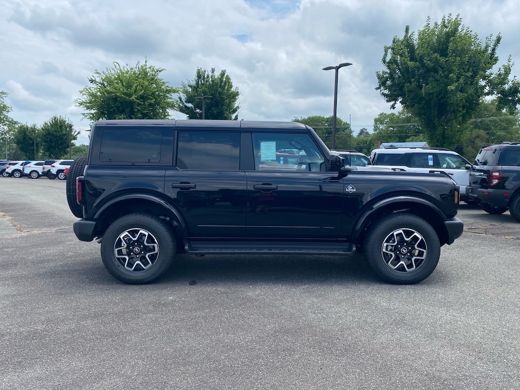 New 2026 Ford Bronco Outer Banks SUV